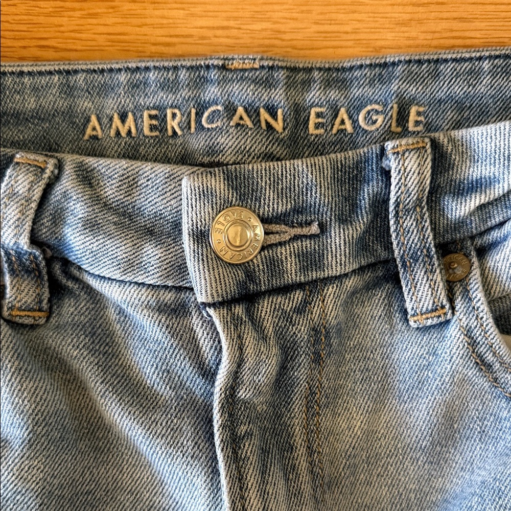 American Eagle Curvy Mom Jeans Women’s Size 6 - Picture 2 of 5